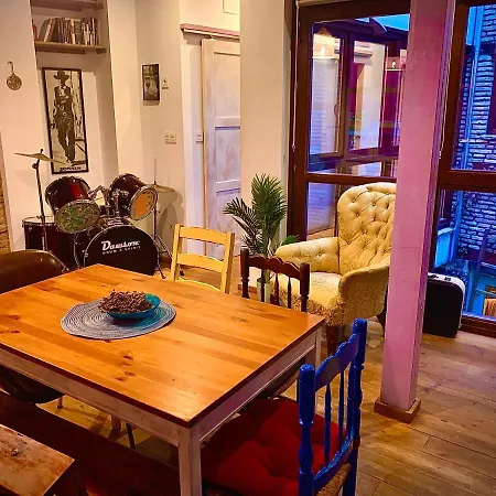 La Casa Rota De Γρανάδα